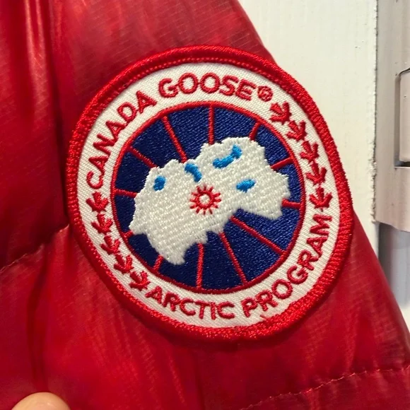 Canada Goose Hybridge Lite Tech Down Jacket - Picture 3 of 11